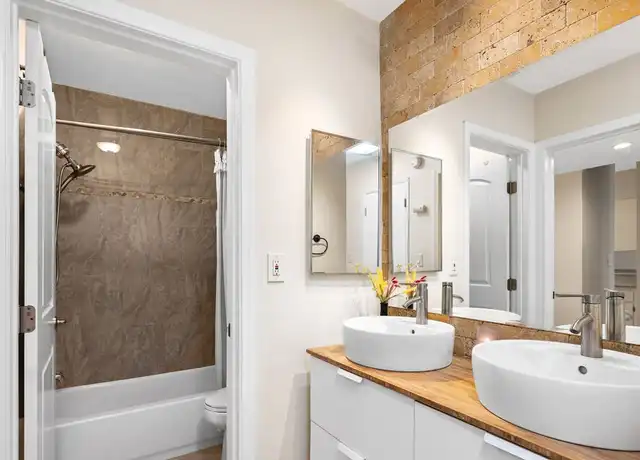 Property at 15344 Weddington St Unit B16, Sherman Oaks, CA, 91411, 1 bed, 1 bath, [object Object]