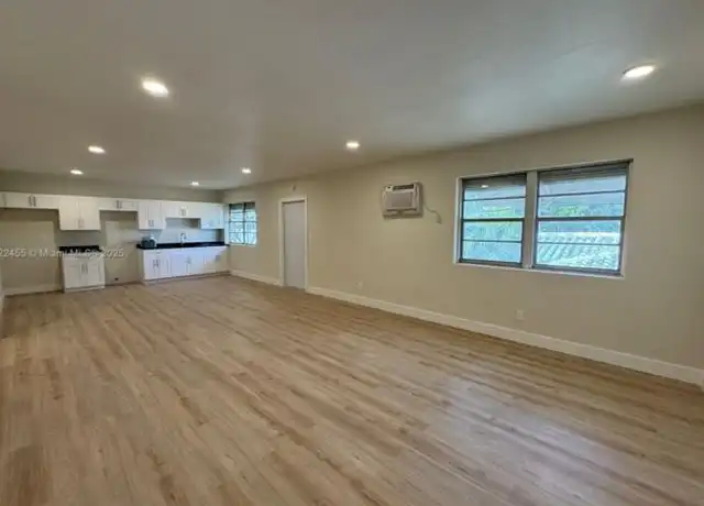 Property at 1711 Fillmore St #8, Hollywood, FL, 33020, 2 beds, 1 bath, [object Object]