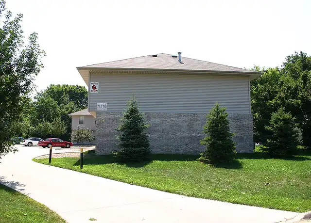 Property at 608 Hillview Dr Unit 1, Normal, IL, 61761, 3 beds, 1.5 baths, [object Object]