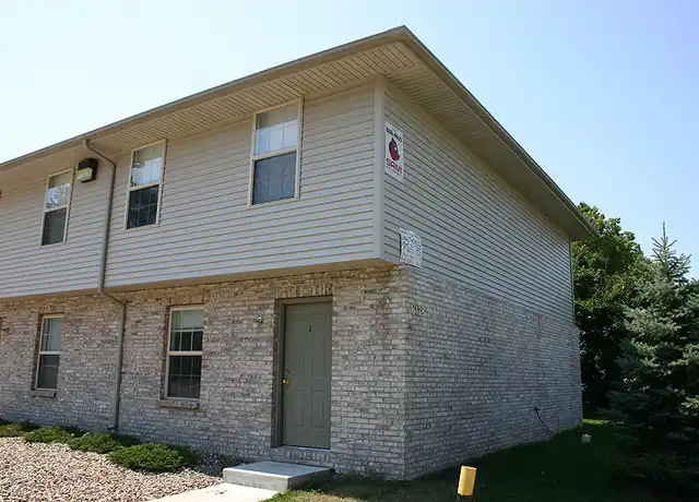 Property at 608 Hillview Dr Unit 1, Normal, IL, 61761, 3 beds, 1.5 baths, [object Object]