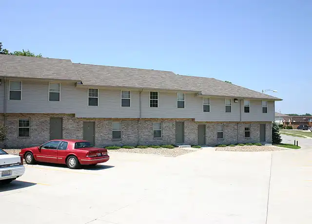 Property at 608 Hillview Dr Unit 1, Normal, IL, 61761, 3 beds, 1.5 baths, [object Object]