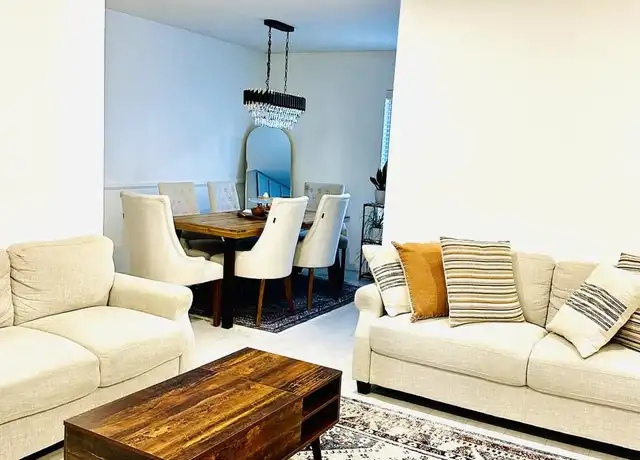 Property at 9901 Independence Ave Unit D, Chatsworth, CA, 91311, 2 beds, 2 baths, [object Object]