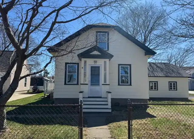Property at 22 Coral St, Portsmouth, RI, 02871, 2 beds, 1 bath, [object Object]