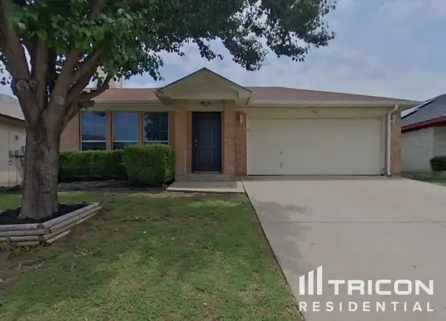 Property at 9961 Peregrine Trl, Fort Worth, TX, 76108, 3 beds, 2 baths, [object Object]