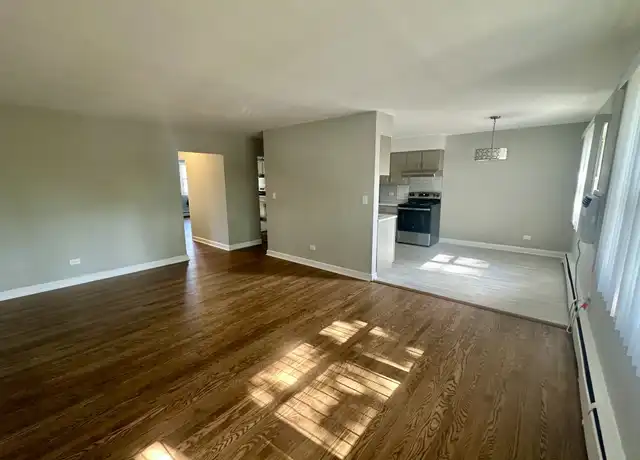 Property at 2349 W Jarvis Ave Unit 2A, Chicago, IL, 60645, 2 beds, 1 bath, [object Object]