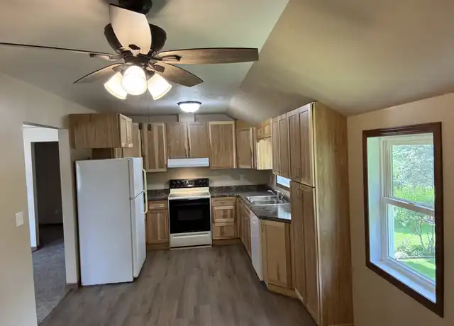 Property at 221 E 1st St, Gillett, WI, 54124, 3 beds, 1 bath, [object Object]