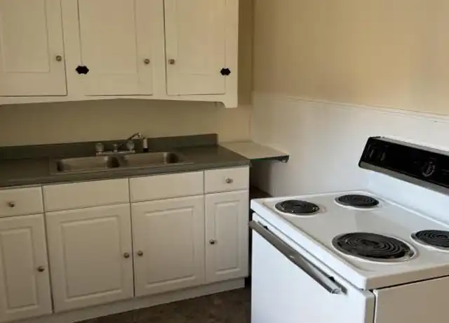 Property at 1 W Broad St Unit 4, Nanticoke, PA, 18634, 1 bed, 1 bath, [object Object]