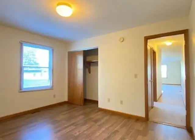 Property at 214 Stonewall Ct Apt 2, Nappanee, IN, 46550, 2 beds, 1 bath, [object Object]