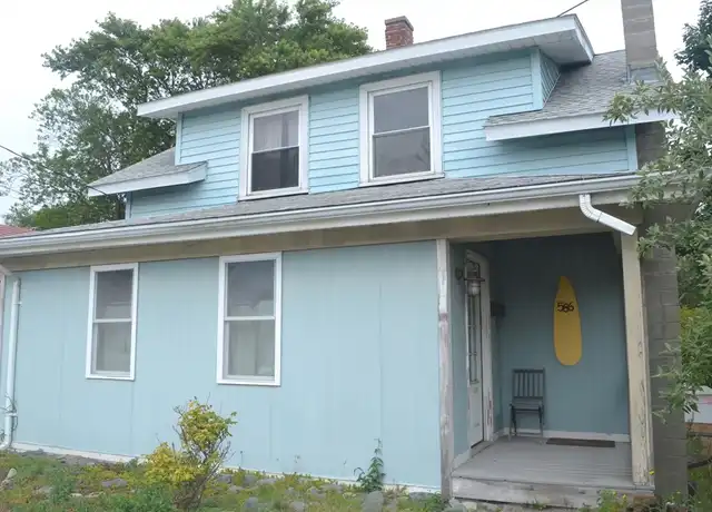 Property at 586 Nantasket Ave Unit 1, Hull, MA, 02045, 4 beds, 1 bath, [object Object]