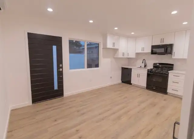 Property at 9726 Mercedes Ave, Arleta, CA, 91331, 4 beds, 3 baths, [object Object]