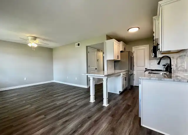Property at 409 E Park Ave Unit 11, Searcy, AR, 72143, 2 beds, 1 bath, [object Object]