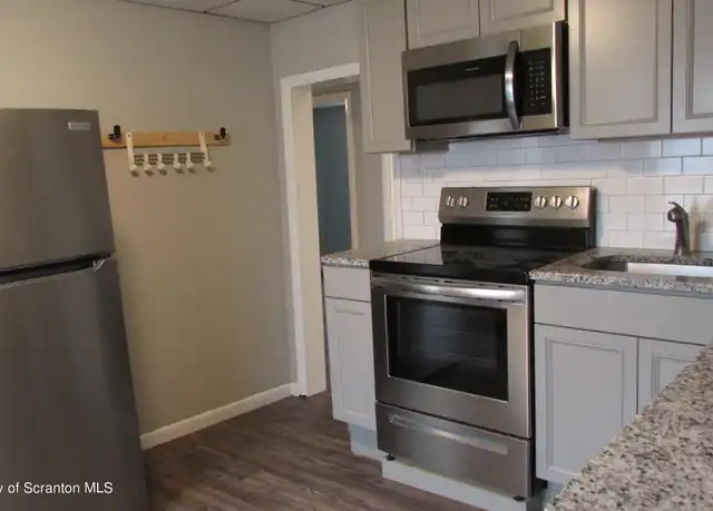 Property at 502 George St Unit 502-2, Throop, PA, 18512, 3 beds, 1 bath, [object Object]