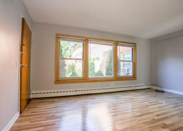 Property at 2103 W Farragut Ave, Chicago, IL, 60625, 1 bed, 1 bath, [object Object]
