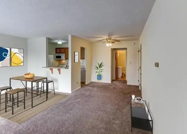 Property at 473 S Summit St, Bowling Green, OH, 43402, 2 beds, 1 bath, [object Object]