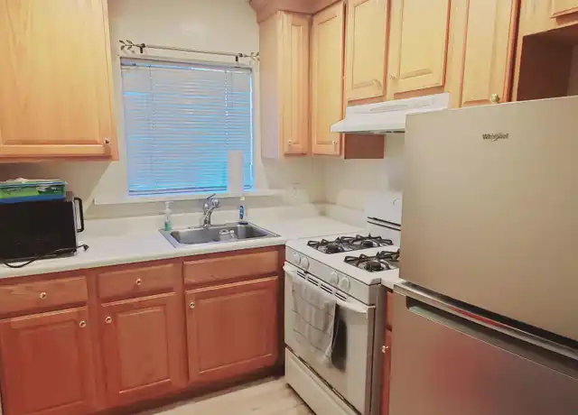 Property at 130 Lafayette St Unit 2, Stamford, CT, 06902, 1 bed, 1 bath, [object Object]