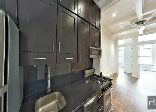 Property at 420 W 51st St Unit 2, New York, NY, 10019, 2 beds, 1 bath, [object Object]