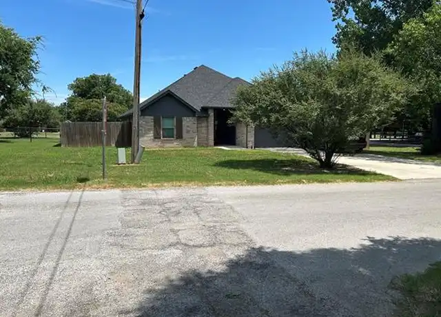 Property at 501 W Hobbs St, Boyd, TX, 76023, 4 beds, 2 baths, [object Object]