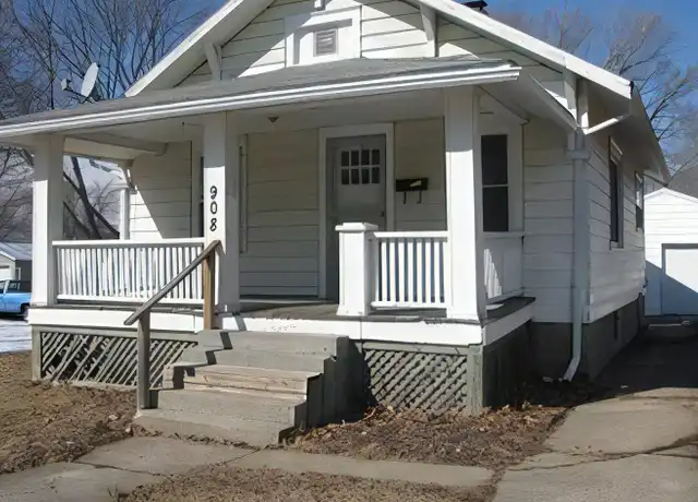 Property at 908 W Eureka St, Champaign, IL, 61821, 2 beds, 1 bath, [object Object]