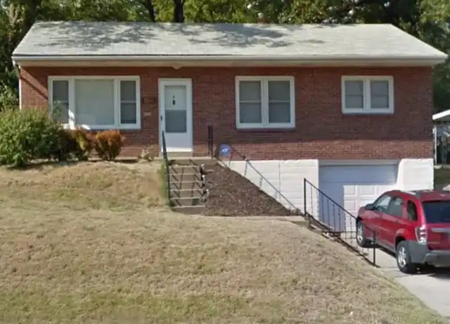 Property at 7011 Roberts Ct, Saint Louis, MO, 63130, 3 beds, 2 baths, [object Object]
