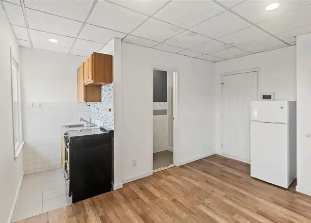 Property at 14 Bayville Ave Unit 3, Bayville, NY, 11709, 1 bed, 1 bath, [object Object]