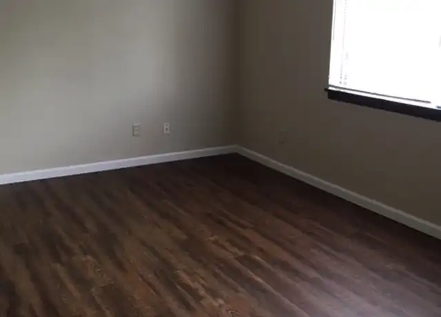 Property at 317 W Washington St Unit D, Springfield, IL, 62701, 2 beds, 1 bath, [object Object]