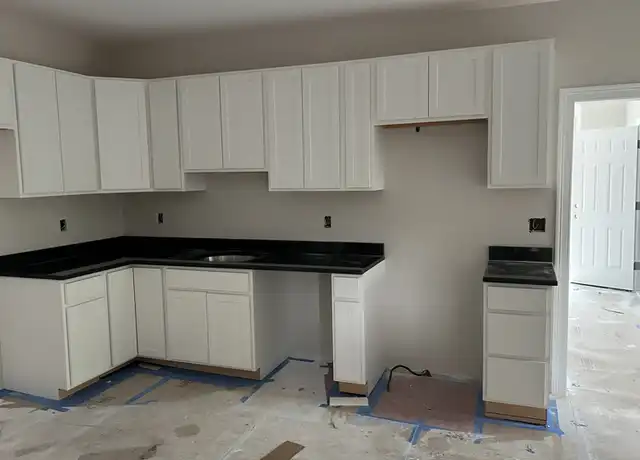 Property at 8 Plymouth St Unit 2, Fitchburg, MA, 01420, 3 beds, 1 bath, [object Object]