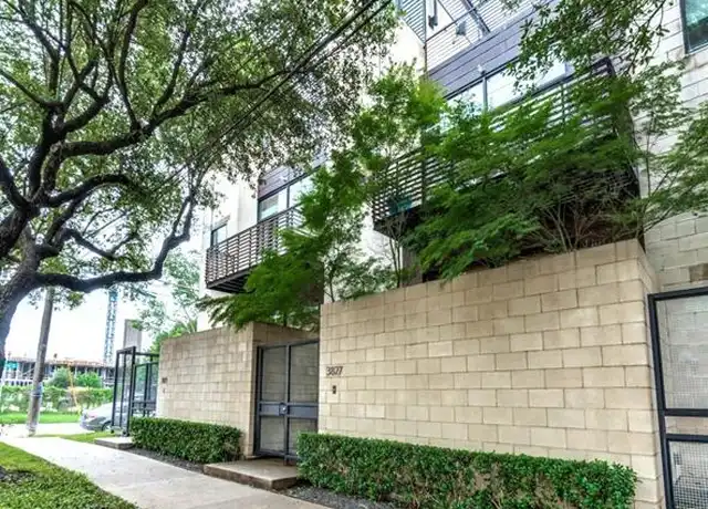 Property at 3827 Commerce St, Dallas, TX, 75226, 3 beds, 2.5 baths, [object Object]