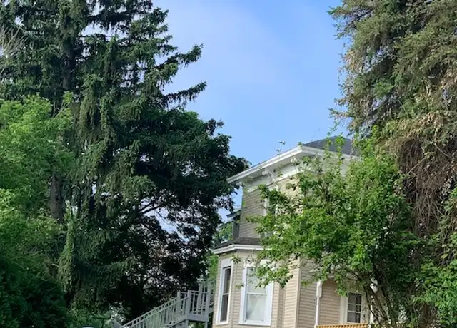 Property at 313 W 4th St Unit 313 1/2, Mansfield, OH, 44903, 2 beds, 1 bath, [object Object]