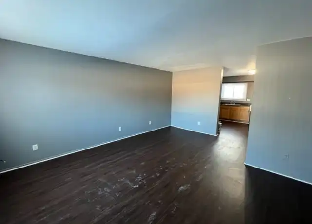 Property at 131 N Lincolnway, North Aurora, IL, 60542, 2 beds, 1 bath, [object Object]