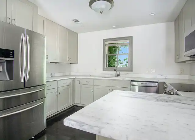 Property at Ivory House - 2635 Arlington Ave S, Birmingham, AL, 35205, 1 bed, 1 bath, [object Object]