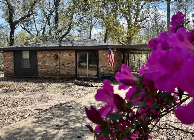 Property at 3649 Scoggins St, Milton, FL, 32571, 1 bed, 1 bath, [object Object]