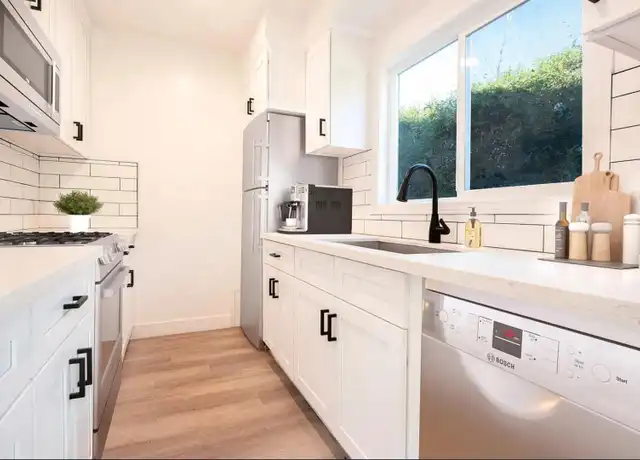 Property at 1540 S Orange Grove Ave, Los Angeles, CA, 90019, 2 beds, 1.5 baths, [object Object]