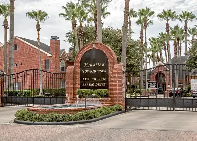 Property at Miramar Townhomes - 2380 Bering Dr, Houston, TX, 77057, 2-3 beds, 2 baths, [object Object]