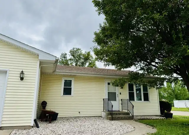 Property at 120 Como Ln, Springfield, IL, 62703, 2 beds, 1.5 baths, [object Object]