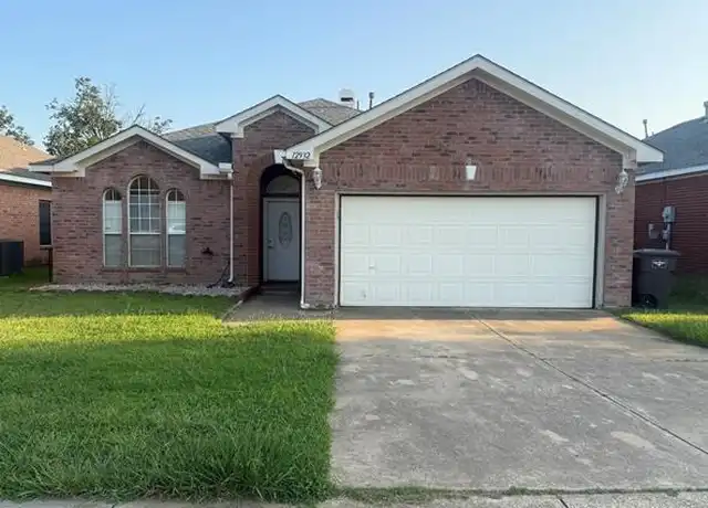 Property at 12932 Honey Locust Cir, Euless, TX, 76040, 3 beds, 2 baths, [object Object]