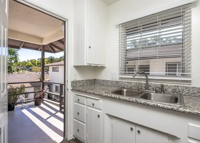 Photo of 424 S Verdugo Rd, Glendale, CA 91205