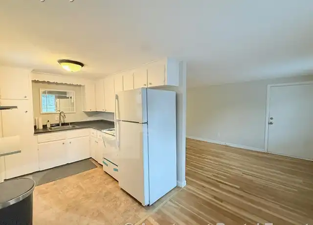 Property at 107 Vernon St, Wakefield, MA, 01880, 1 bed, 1 bath, [object Object]