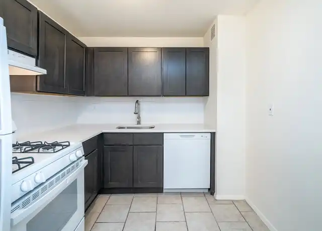 Property at 125 Woodcrest Ave Unit 11, White Plains, NY, 10604, 1 bed, 1 bath, [object Object]
