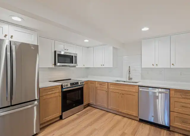 Property at 14325 Phinney Ave N Unit 2, Seattle, WA, 98133, 2 beds, 1 bath, [object Object]