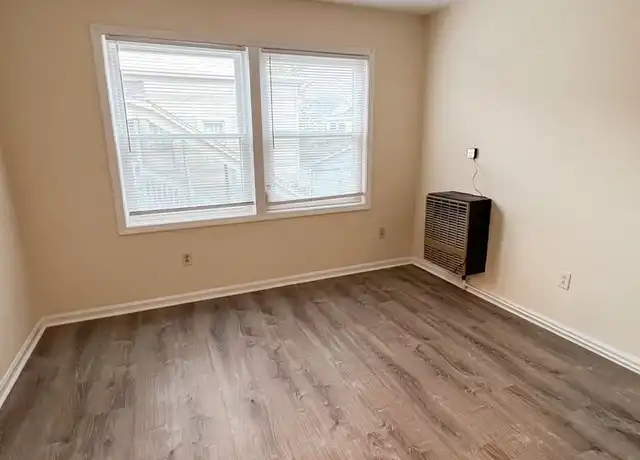 Property at 42 Intervale Ave Apt 6, Burlington, VT, 05401, 1 bed, 1 bath, [object Object]