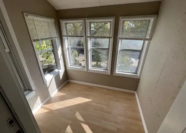 Property at 2424 4th Ave S, Minneapolis, MN, 55404, 1 bed, 1 bath, [object Object]