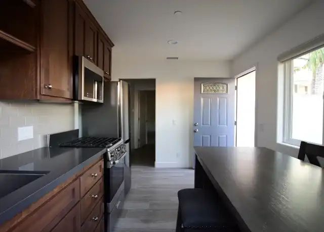 Property at 204 Olive Pl, Brea, CA, 92821, 1 bed, 1 bath, [object Object]