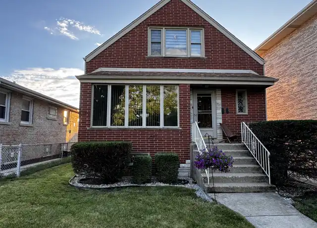 Property at 5640 S Narragansett Ave Unit 2, Chicago, IL, 60638, 2 beds, 1 bath, [object Object]