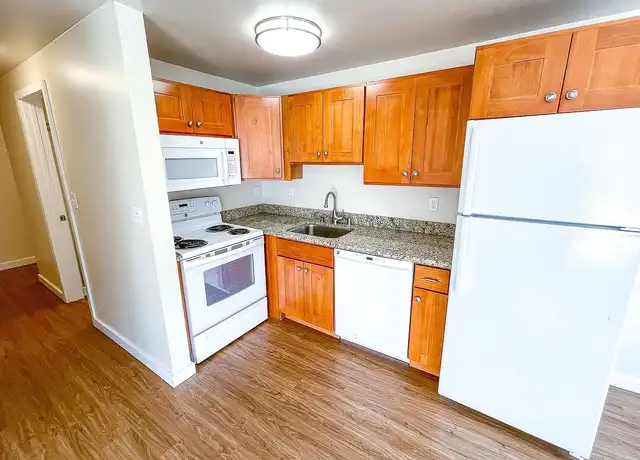 Property at Summit Apartments - 1700 Summit Ave, Seattle, WA, 98122, 0-2 beds, 1 bath, [object Object]