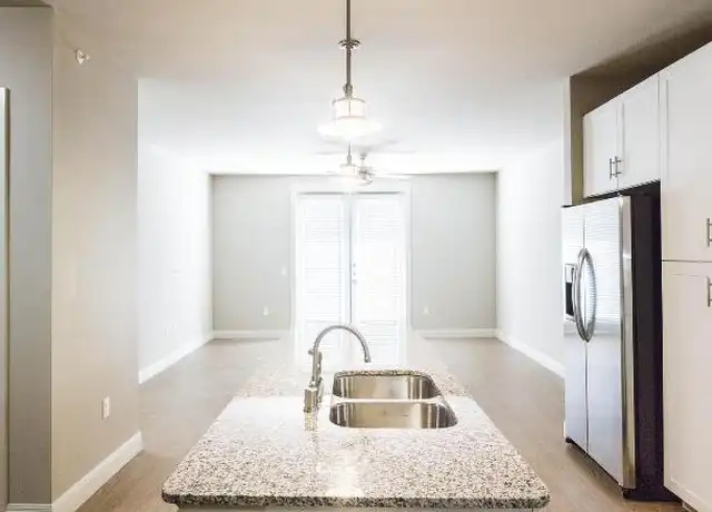 Property at 908 N Bishop Ave, Dallas, TX, 75208, 2 beds, 2 baths, [object Object]