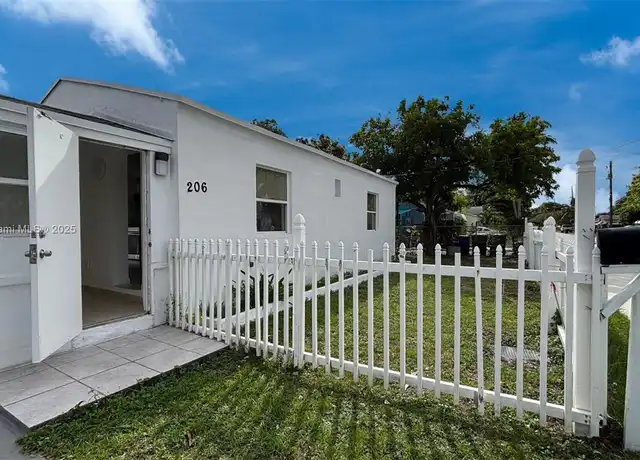 Property at 206 NE 2nd Ave, Hallandale Beach, FL, 33009, 2 beds, 1 bath, [object Object]