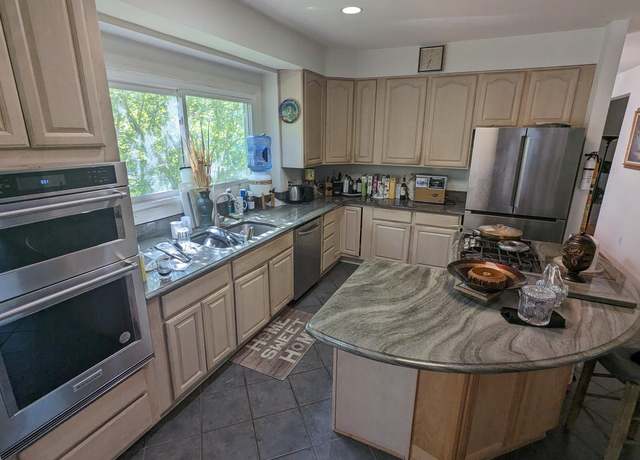 Photo of 3908 Victoria Oaks Trl, Annandale, VA 22003