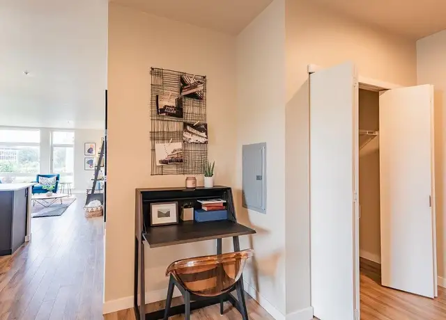 Photo of 1036 7th Ave NW, Issaquah, WA 98027