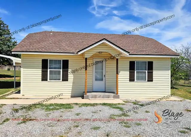 Property at 1302 W 5th St, Clarendon, TX, 79226, 2 beds, 1 bath, [object Object]