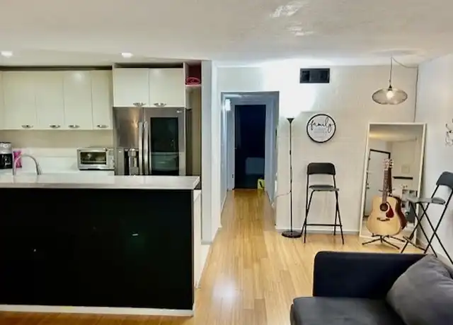 Property at 957 S Gramercy Dr #102, Los Angeles, CA, 90019, 2 beds, 2 baths, [object Object]